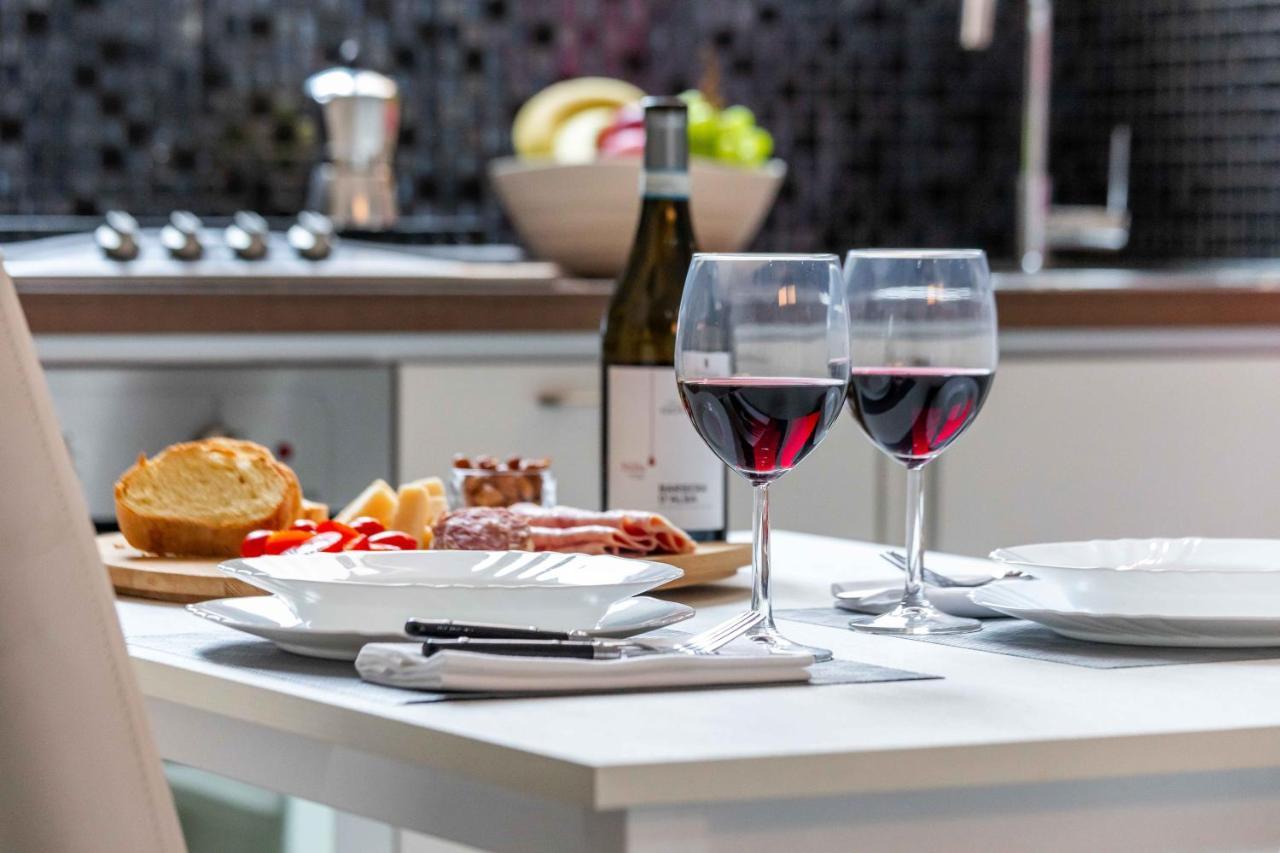 Duomo In 8 Stops Suite Deluxe Loft Milánó Kültér fotó